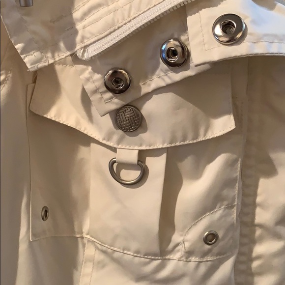 Cole Haan ivory stunning rain jacket with hood - Picture 4 of 12